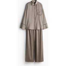 Bruna - Dam Sovplagg H&M Dam Brun Satinpyjamas - Mullvad