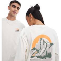 The North Face Oversize T-shirts The North Face Mountain View Backprint Oversized T-Shirt - Off White