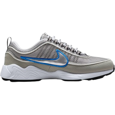 Nike Air Zoom Spiridon Skor Nike Air Zoom Spiridon SP M - Metallic Silver/White/Signal Blue