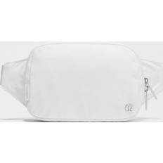 Lululemon Väskor Lululemon Everywhere Gürteltasche Groß 2 L - White