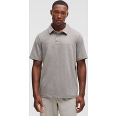 Pikétröjor Lululemon Soft Jersey Kurzarm-Poloshirt für Männer - Heathered Warm Ash Grey/Heathered Mauve