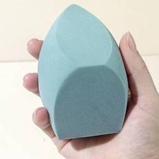 Shein 1pc Triple-Cut Large Makeup Sponge, Jumbo Makeup Blender, Water-Absorbing Material, Latex-Free, Expands When Wet, Quick Makeup Application, Skin-Friendly Soft, Suitable For Foundation, Reusable, High-Density High Resilience Non-Deformable, Preferred Makeup Tool