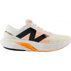 Shoes New Balance FuelCell Rebel v4 M - White/Angora/Hot Mango