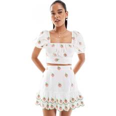 New Look Co-Ord Strawberry Embroidered Crop Top - White