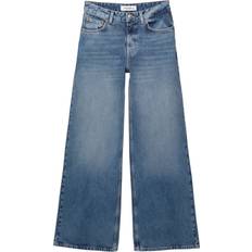 Pull&Bear Low Waist Wide Leg Jeans - Mid Blue