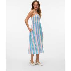 Lange kjoler - Stribede Vero Moda Ankellang Cami-Kjole Med Rynker Og Bolsjestriber - Hvid