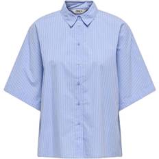 Only Herr Skjortor Only Onlmari Life SS Boxy Shirt WVN Dam Skjortor - Cashmere Blue/W Medium Blue+ Dark B