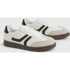 White Trainers boohoo Womens Contrast Stripe Flat Trainers - White