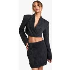 Boohoo L Blazers boohoo Womens Tailored Pinstripe Detail Cropped Blazer - Charcoal