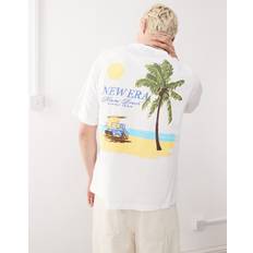 New Era T-shirts New Era Avslappnad T-shirt Med Sommartryck - Vit