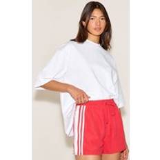 PrettyLittleThing Contrast Stripe Shorts - Red