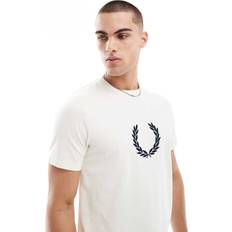 Fred Perry Kläder Fred Perry Naturvit T-shirt Med Texturerad Lagerkrans - Beige