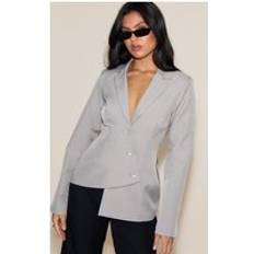 V-ringning Kavajer PrettyLittleThing Asymmetric Button Blazer - Grey