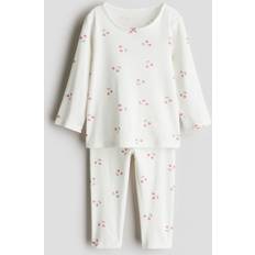 Night Garments H&M Baby Printed Cotton Pyjamas - White/Cherries