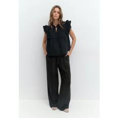 Gina Tricot Relaxed Wide Trousers Pressveckad - Svart