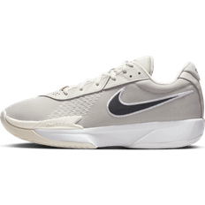 36 ½ Basketskor på rea Nike G.T. Cut Academy -