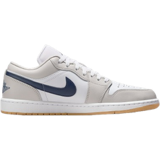 Herr - Nike Air Jordan 1 Skor Nike Air Jordan 1 Low M - White/Neutral Grey/Gum Medium Brown/Midnight Navy