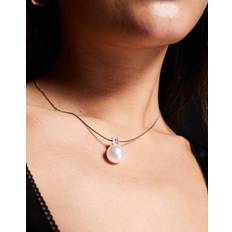 Pearl Pendant Necklace - Gold