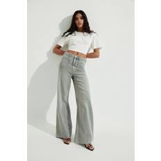 H&M Jeans H&M Wide Ultra High Jeans - Grå