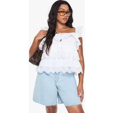 Tank Tops boohoo Plus Broderie Trim Layer Cami Top - White