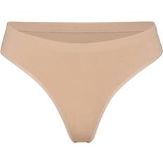 SKIMS Soft Smoothing Seamless Thong - Clay