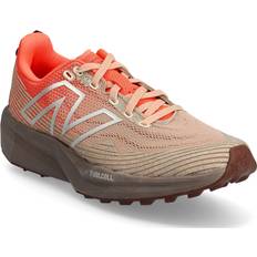 New Balance Bruna Sportskor New Balance FuelCell Venym Kvinnor Terrängskor - Röd/Brun/Grå