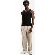 Bershka Bruna Byxor Bershka Beige Raka Figursydd Mjukisbyxor - Brun