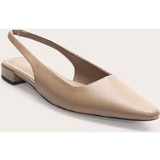PrettyLittleThing Pu Flat Slingback Court Shoe - Mushroom