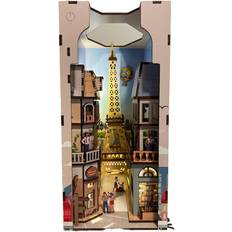Paris Tiny Adventures Book Nook 18x11x23 cm