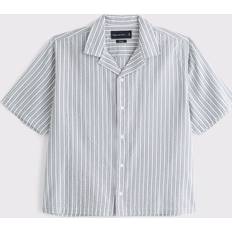 Abercrombie & Fitch Tøj Abercrombie & Fitch Blåstribet Skjorte Med Korte Ærmer Lyseblå/Hvid