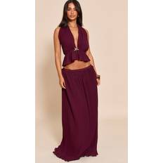 PrettyLittleThing Petite Wine Plisse Fitted Waist Maxi Skirt - Red