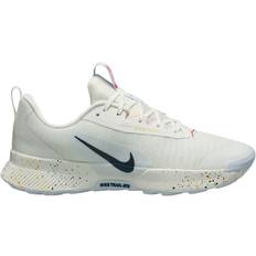 Nike juniper trail 3 Nike Juniper Trail 3 W - Summit White/Pure Platinum/Magic Ember/Armoury Navy