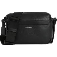 Calvin Klein Axelremsväskor Calvin Klein Crossbody Camera Bag Herr - Black