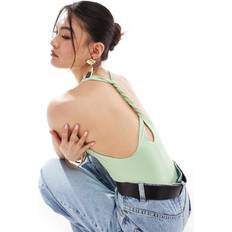 Gröna Shapewear & Underplagg ASOS DESIGN Figurnära Body Med V-ringning Och Snurrad Knut - Grön