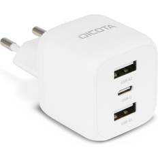 D32069 USB-C 2x USB-A Charging Adapter