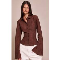 PrettyLittleThing Stripe Seam Detail Fitted Shirt - Brown