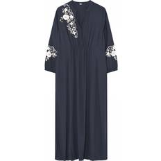 Elegant Lang Kjole Med Broderede Detaljer - Marine
