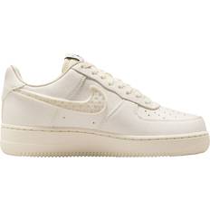 Nike Air Force 1 07 LX -