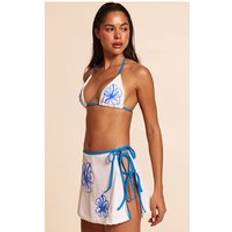S Saronger & Kimonos PrettyLittleThing Contrast Embroidered Mini Beach Sarong - White