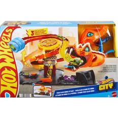 Hot Wheels Bilbanor Hot Wheels City-banset med leksaksbil, Pizza Slam Cobra Attack, spiralformad bana med slumpfunktion i form av en orm, 1 fordon i skala 1:64, HTN81