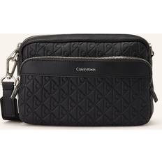 Calvin Klein Herre Skuldertasker Calvin Klein Skuldertaske Embossed Allover Monogram Camera Bag - Black