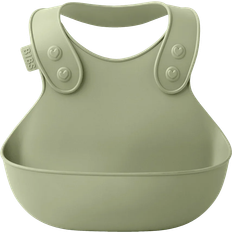 Bibs Hagesmæk, Sage