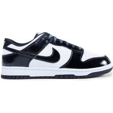 Nike Dunk Low SE Panda Sneakers