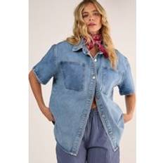 Denim - Women Shirts Nasty Gal Denim Short Sleeve Oversized Shirt - Vintage Wash