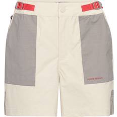 Kari Traa Byxor & Shorts Kari Traa Women's Ane Bermuda Shorts Light Beige