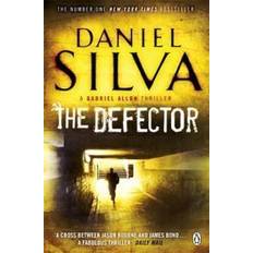 The Defector (Paperback, 2010)