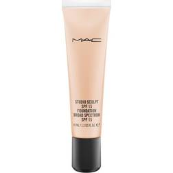 MAC Studio Sculpt Foundation SPF15 NC20