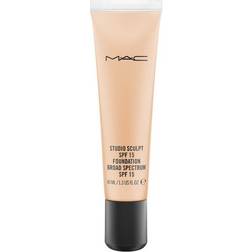 MAC Studio Sculpt Foundation SPF15 NC30