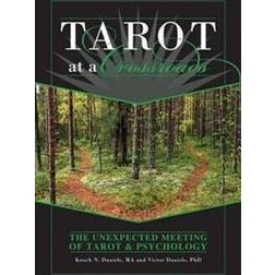 Tarot at a Crossroads (Hardcover, 2016)