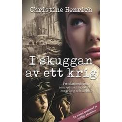 I skuggan av ett krig (Häftad, 2017)